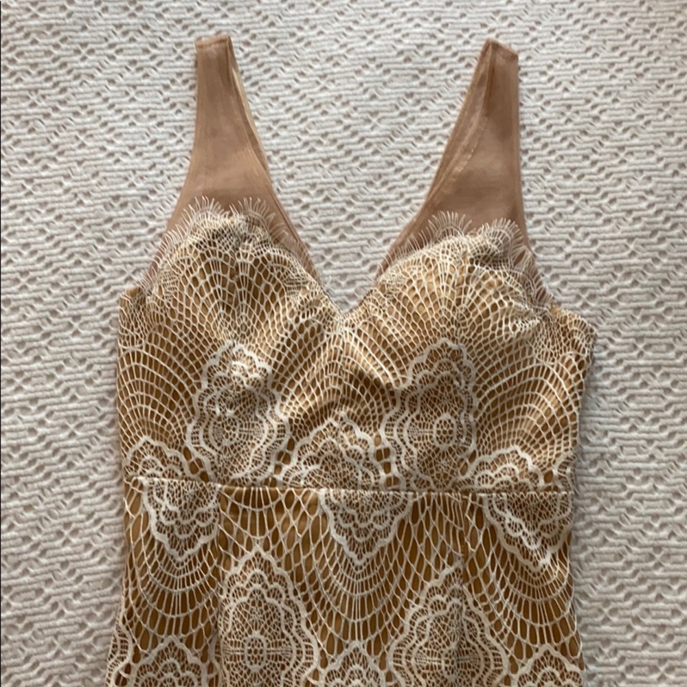 NWT Stella Laguna Beach Nude and Cream Lace dress